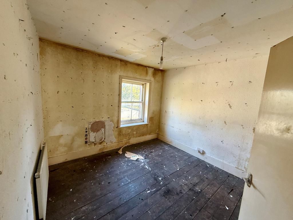 Lot: 129 - FREEHOLD RESIDENTIAL INVESTMENT - Bedroom one